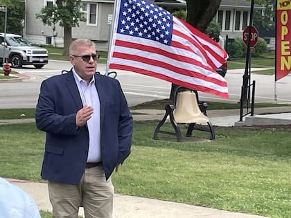 Darren Bailey se perfila como el ganador republicano para las elecciones primarias del 17 de marzo en Illinois