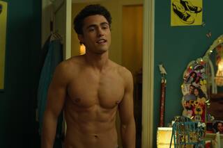 Corazón y abdominales: Darren Barnet, mucho más que el galán de Yo nunca