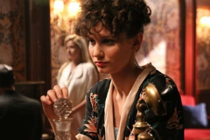 Daryna Butryk como Helga