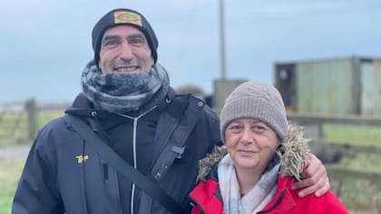 Davey Robinson y Tracy Charlton han documentado el impacto de la erosión en la zona del búnker