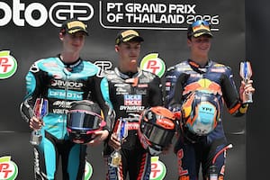 La increíble definición de Moto3 y la genial maniobra del argentino Perrone para terminar tercero