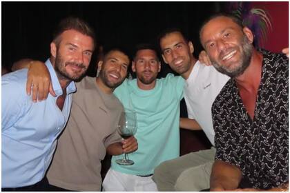 David Beckham, Lionel Messi y Sergio Busquets en Gekkō, en Miami