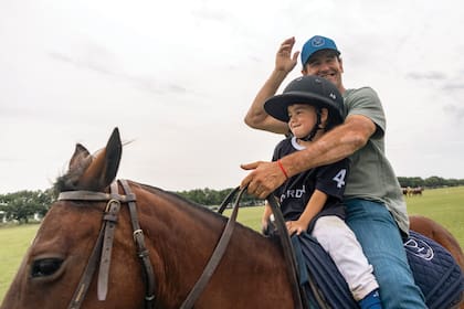 David con su hijo Beltrán, de 4 años, que debutó
en este torneo