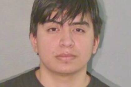 David Cumplido Jiménez, mexicano, de 23 años, fue detenido el 7 de agosto; se enfrenta a dos cargos por delitos graves y dos delitos menores por conducir sin una licencia válida y una etiqueta adjunta no asignada