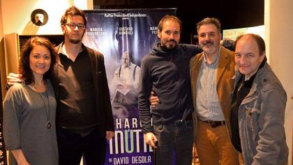 David Desola, junto a Gustavo Bonfigli, Manuel Feito y Marisa Provenzano (actores) y Matías Puricelli, director de Un charco inútil