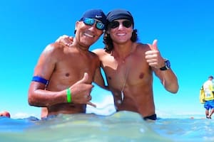 David Luiz, a la derecha, junto a su papá