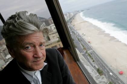 David Lynch, con su inconfundible cabellera coronada por un jopo