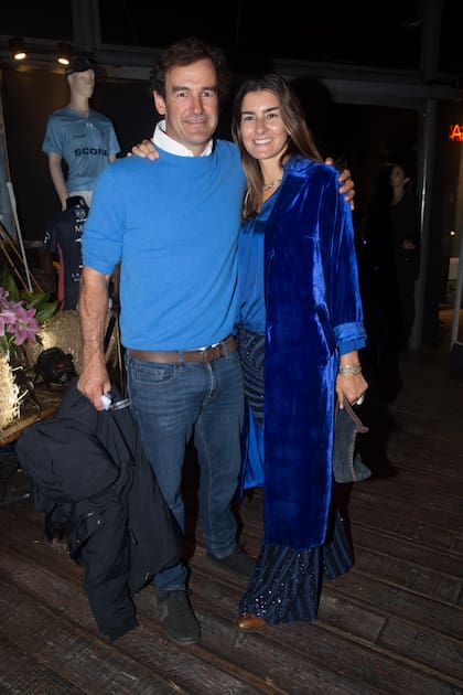 David "Pelón" Stirling y su mujer, María José Vercellino, se lookearon a tono para el festejo.