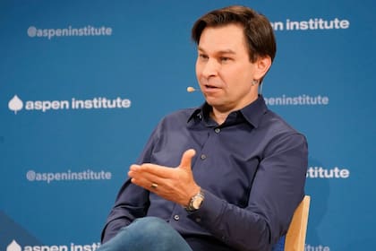 David Sinclair anunció el inminente inicio del primer ensayo clínico en humanos diseñado para intervenir en los procesos de envejecimiento