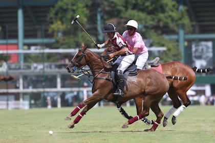 David Stirling, que había decidido retirarse de la Triple Corona a fines de 2024, volverá a los abiertos de Hurlingham y Tortugas, por Las Monjitas; Kristos Magrini, de La Aguada, debutará en los tres certámenes.