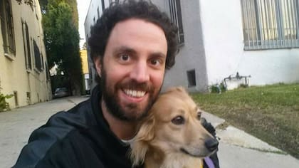 David y su perra Fiona viven en Dallas, donde existe un tratamiento eficaz para Lyme