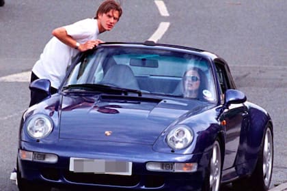 David y Victoria Beckham en un Porsche 911 Carrera
