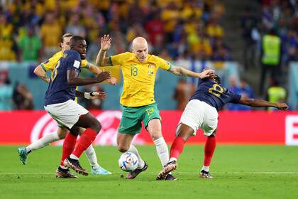 Dayot Upamecano, un central de jerarquía, en duda para la semifinal
