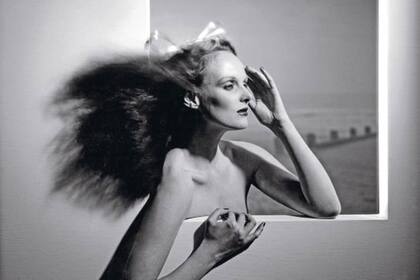 De 1974, una foto en la que Grace Coddington posa como modelo con su indomable cabellera