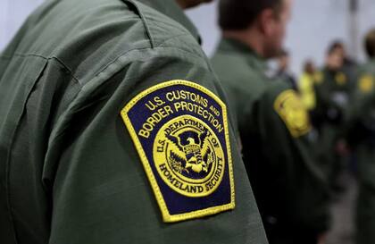 De acuerdo al DHS, la CBP detuvo al mexicano por exceder el tiempo permitido en su visa