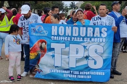 De acuerdo con el DHS, las condiciones resultantes del huracán Mitch ya no causan una “perturbación sustancial" para que los nacionales de Honduras regresen a su país