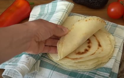 De acuerdo con la cocinera, quedarán unas tortillas flexibles, que no se rompen, y que aguantan cualquier relleno