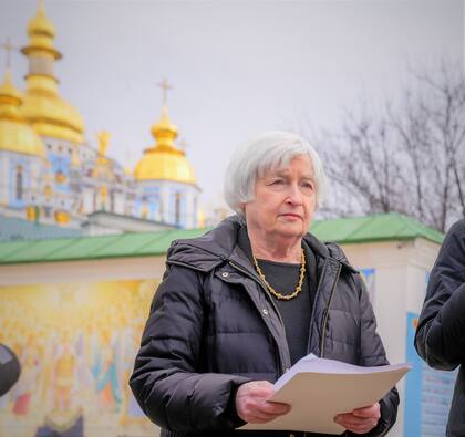 De acuerdo con la secretaria del Departamento de Tesoro, Janet Yellen, el Tesoro y el IRS están centrados en abordar el abuso fiscal de alto nivel desde todos los ángulos, y las normas propuestas publicadas hoy aumentarán la equidad fiscal y reducirán el déficit