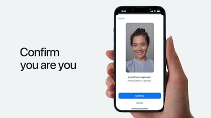 De acuerdo con las leyes actuales de tránsito, la obligación de portar el documento real se mantiene sin cambios
