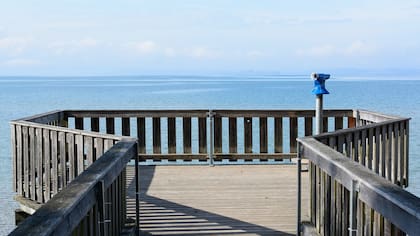 De acuerdo con los datos policiales, la familia saltó luego de cruzar la baranda de seguridad en las Cataratas del Niágara
