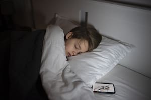 Los peligrosos efectos en la salud de que niños y adolescentes duerman cada vez menos