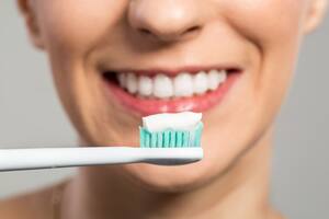 El secreto para mantener el cepillo de dientes desinfectado todos los días