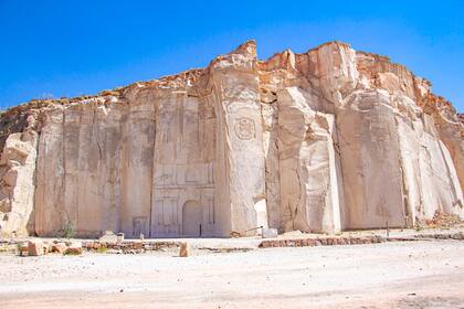 De aquí se extrajo la piedra volcánica con que se construyó la ciudad de Arequipa