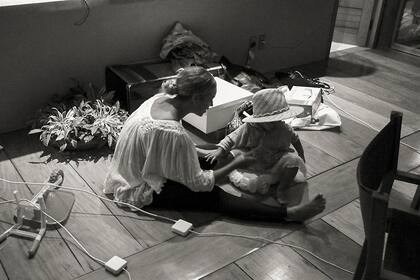 De entrecasa, la diva parece querer dejar en claro que es de carne y hueso