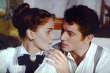 De época. En el film Senso, de 1954, dirigido por Luchino Visconti, Tosi vistió a Alida Valli y a Farley Granger