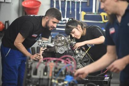 De este instituto salen alumnos con alto nivel de mecánica y electrónica automotriz