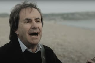 Chris de Burgh, el cantante argentino con acento irlandés que conquistó el mundo