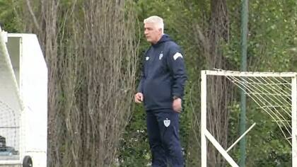 De Felippe, al frente de su primera práctica como DT de Vélez