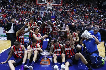 Los días felices de San Lorenzo, el único club de la Liga Nacional que obtuvo cinco títulos de campeón en fila.