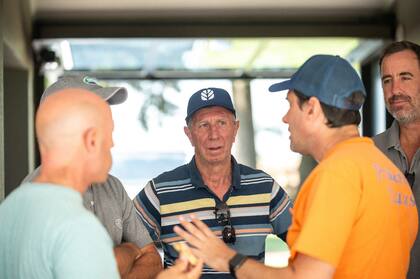 De frente Daniel Ponzio, el día que se realizó el evento en el campo de su hijo Leo Ponzio