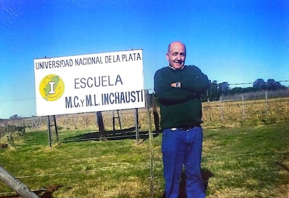 De grande, Aldo visitó la escuela que fue su segundo hogar y donde logró su primer empleo.