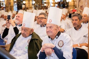 El histórico pastelero de la Confitería Del Molino que, a sus 92 años, fue ovacionado por sus pares