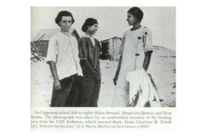 (De izquierda a derecha) Alicia Arnaud, Altagracia Quiroz y Tirsa Rendón, las últimas mujeres adultas sobrevivientes en la Isla de Clipperton. Foto tomada por un miembro de la tripulación del USS Yorktown que las rescató, publicada en 1937 en la revista US Naval Institute Proceedings