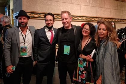 De izquierda a derecha: Byron Howard, Lin-Manuel Miranda, Jared Bush, Alejandra Espinosa y Natalie Osma. Esta última hace parte del Colombian Cultural Trust