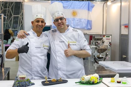 De izquierda a derecha: Diego Colaneri y Diego Calculli, dos de los campeones argentinos del helado que sueñan con la Copa del Mundo