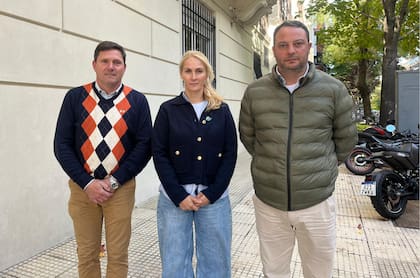De izquierda a derecha: el intendente de Arrecifes, Fernando Bouvier; la de de Capitán Sarmiento, Fernanda Astorino, y el de San Antonio de Areco, Francisco Ratto