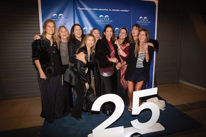 De izquierda a derecha: Mariana Davison, Mariana Melchor, Lía Contepomi, Julieta Kemble, Flavia Fargosi, Lucía Girola, Inés Berton, Leticia Rouges y Florencia Aiello