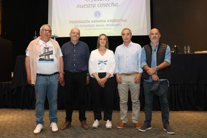 De izquierda a derecha: Orlando Marino, síndico suplente; Jose Luis Volando, vicepresidente primero; Andrea Sarnari, titular; Claudio Angeleri, vicepresidente segundo; Elvio Guia, síndico titular