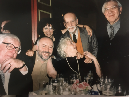 De izquierda a derecha: Ray Bradbury, Marcial Souto, Marcy Rudo, Maggie Bradbury, Ernesto Schoo y Francisco Porrúa, en Buenos Aires.
