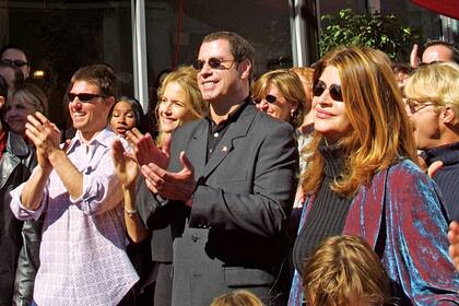 De izquierda a derecha: Tom Cruise, Kelly Preston, John Travolta y Kirstie Alley durante un acto de la iglesia de la Cienciología en septiembre de 2001. Según ex miembros, el actor de Top Gun es la segunda persona más importante en esa iglesia y es tratado como una verdadera deidad.