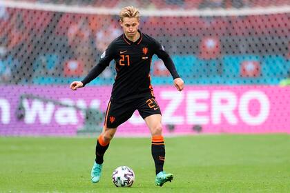 De Jong, el volante de Barcelona, será una de las piezas con que contará Van Gaal