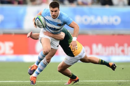 De juvenil, como parte de los Pumitas, en acción en el Mundial Sub 20 Argentina 2019, en Rosario.