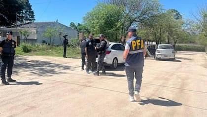 De la detención del prófugo participaron efectivos de la Policía Federal Argentina