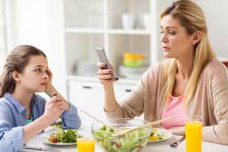 ¿Cuáles son las violencias "silenciosas" que más afectan la salud de los chicos?