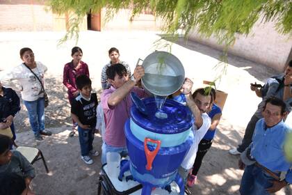 De la mano de la empresa social Proyecto Agua Segura, Coca-Cola apoyó la entrega de filtros purificadores para escuelas rurales y centros comunitarios de todo el país