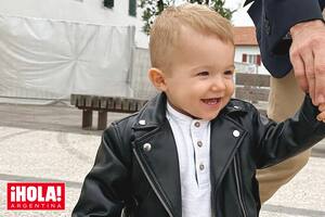 Es el hijo de un reconocido deportista argentino y brilló con su look motoquero en una boda en Biarritz